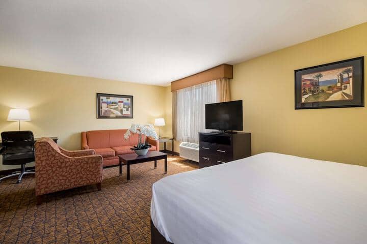 Room 16 of 31